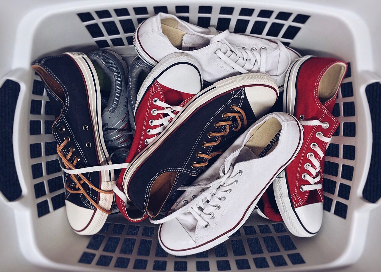 sneakers-1428292_1280